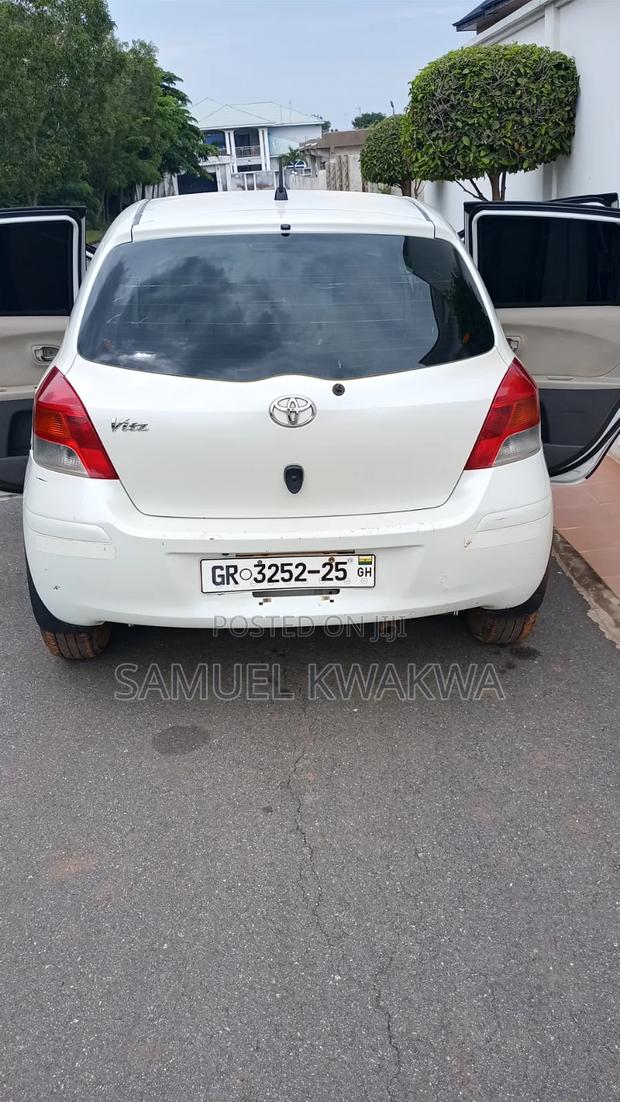 Toyota Vitz 1.3 AWD 5dr 2010 White