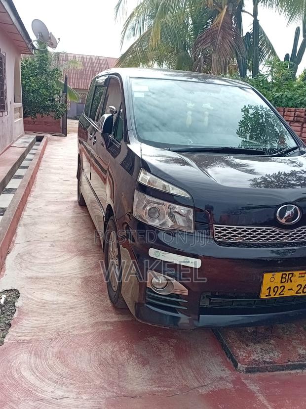Toyota Voxy 2012 Black