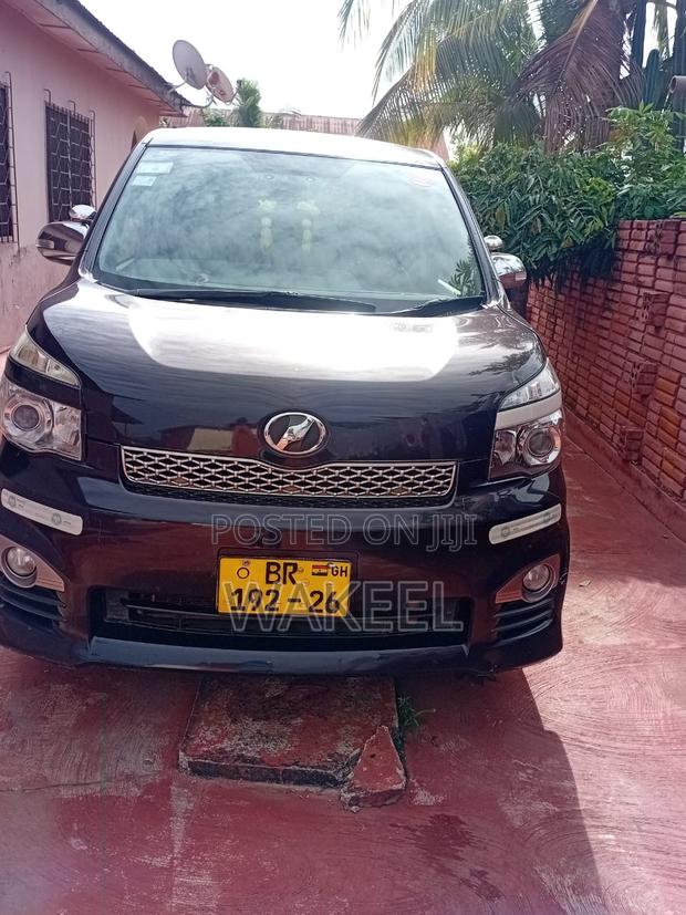 Toyota Voxy 2012 Black