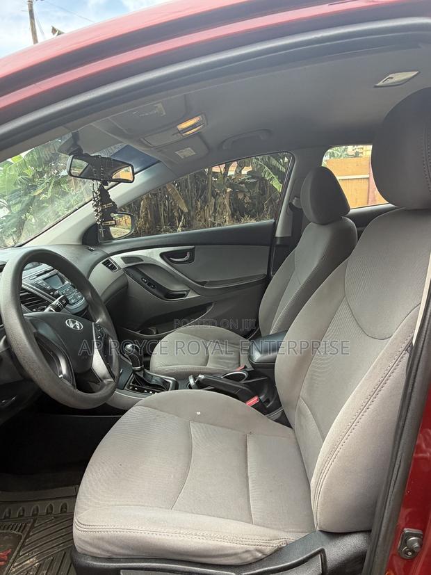Hyundai Elantra SE 4dr Sedan (1.8L 4cyl 6A) 2015 Red