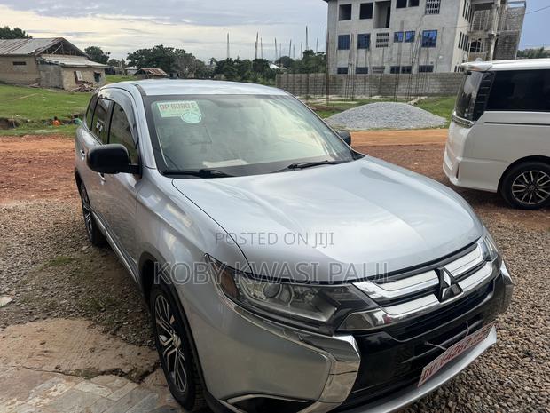 Mitsubishi Outlander 2.0 PHEV AWD 2017 Gray