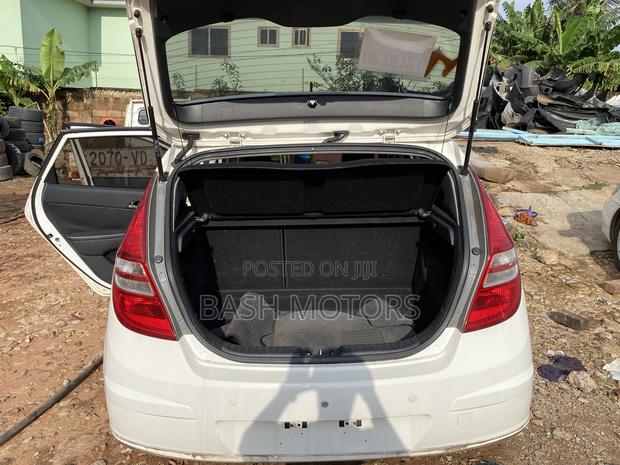 Hyundai i30 2011 White