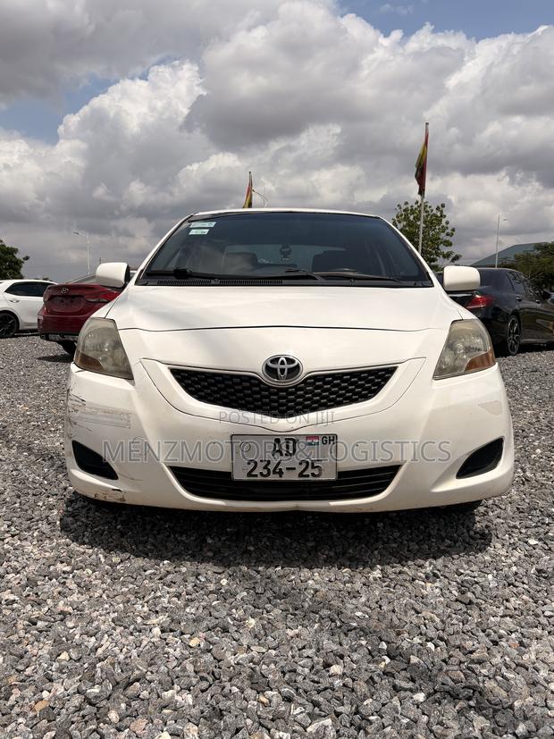 Toyota Yaris 2012 White
