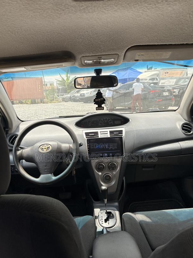 Toyota Yaris 2012 White