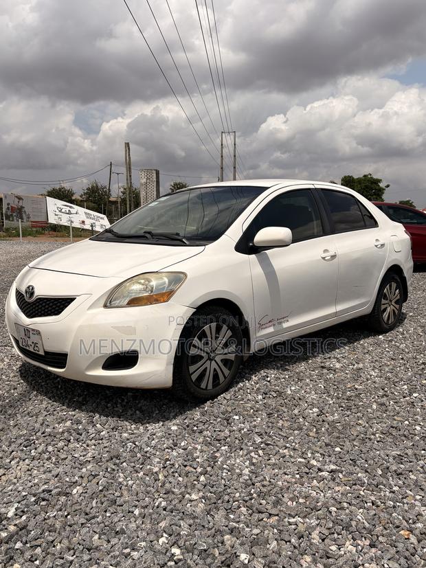 Toyota Yaris 2012 White