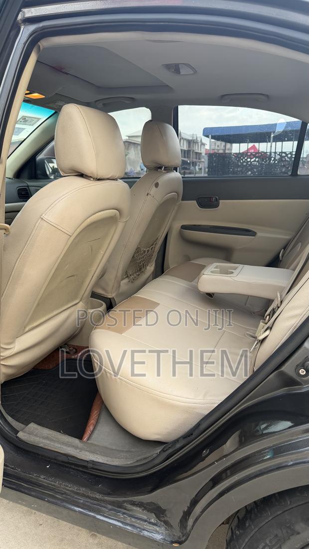 Hyundai Accent 2010 Gray