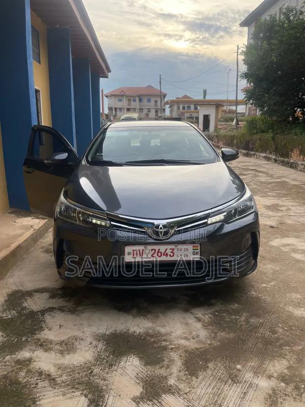 Toyota Corolla Altis 2017 Gray