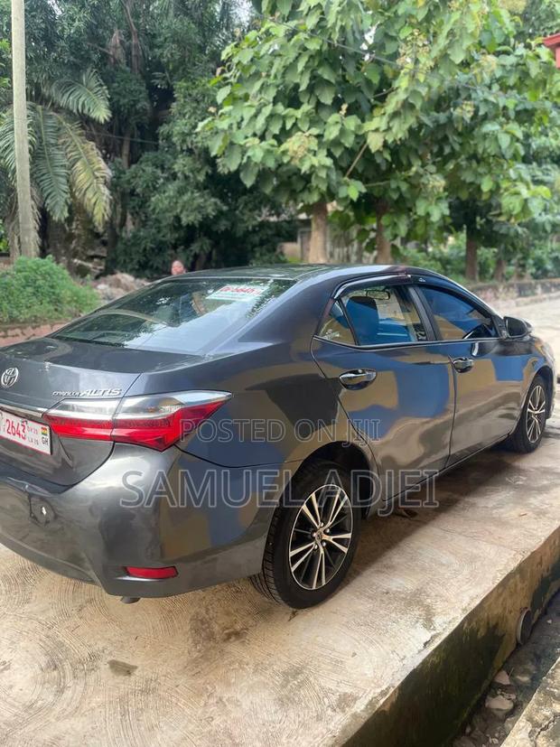Toyota Corolla Altis 2017 Gray