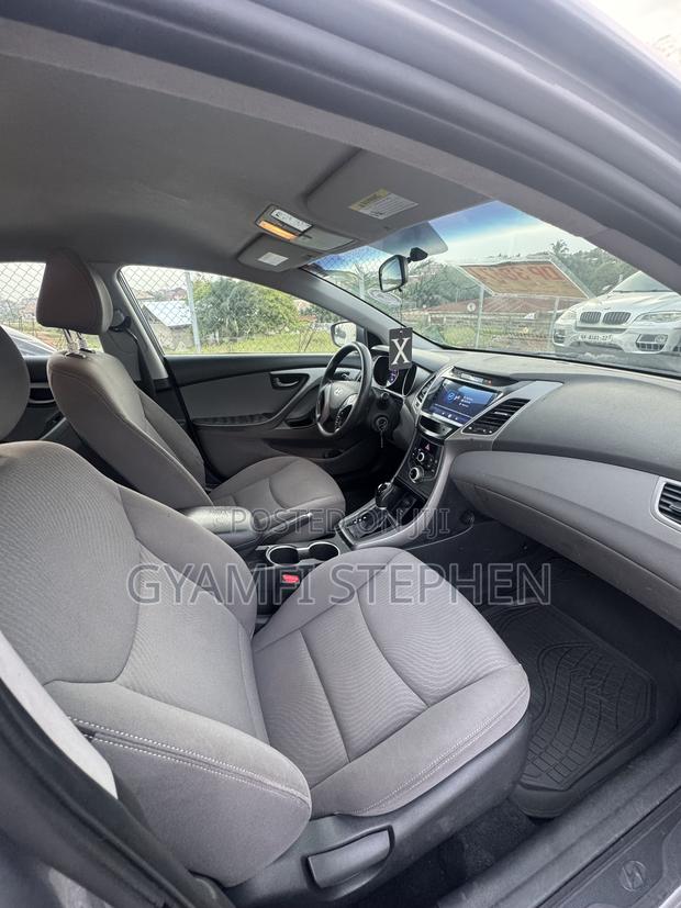 Hyundai Elantra SE 4dr Sedan (1.8L 4cyl 6A) 2015 Silver