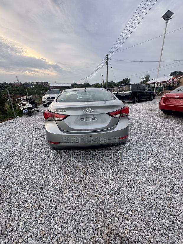 Hyundai Elantra SE 4dr Sedan (1.8L 4cyl 6A) 2015 Silver