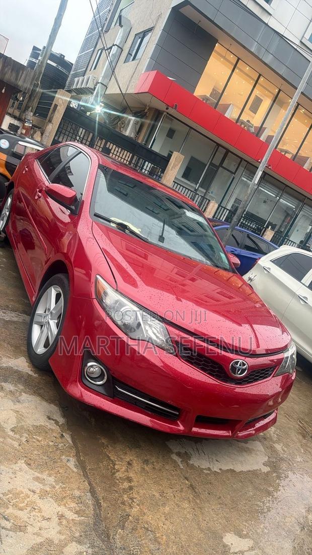Toyota Camry 2014 Red