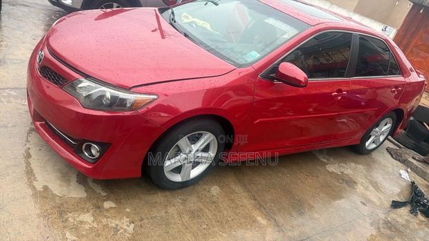 Toyota Camry 2014 Red