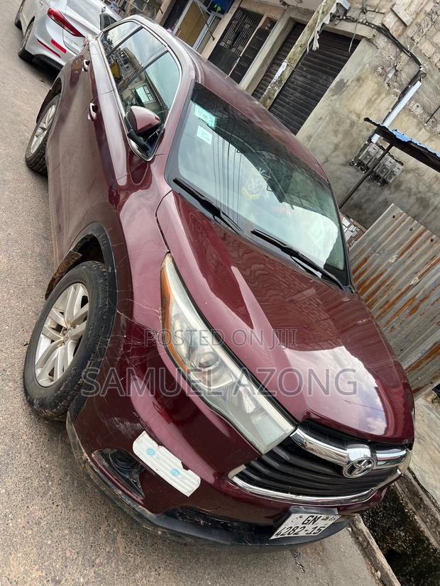 Toyota Highlander LE 4dr SUV AWD (3.5L 6cyl 6A) 2015 Beige