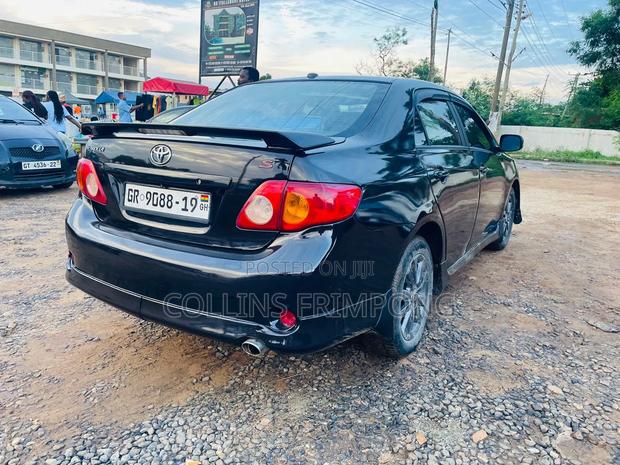 Toyota Corolla 2010 Black