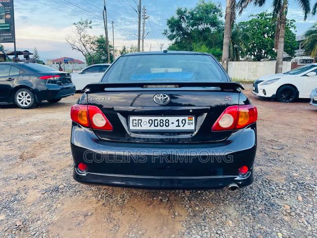Toyota Corolla 2010 Black