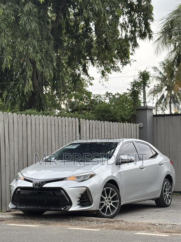 Toyota Corolla SE 4dr Sedan (1.8L 4cyl CVT) 2017 Silver