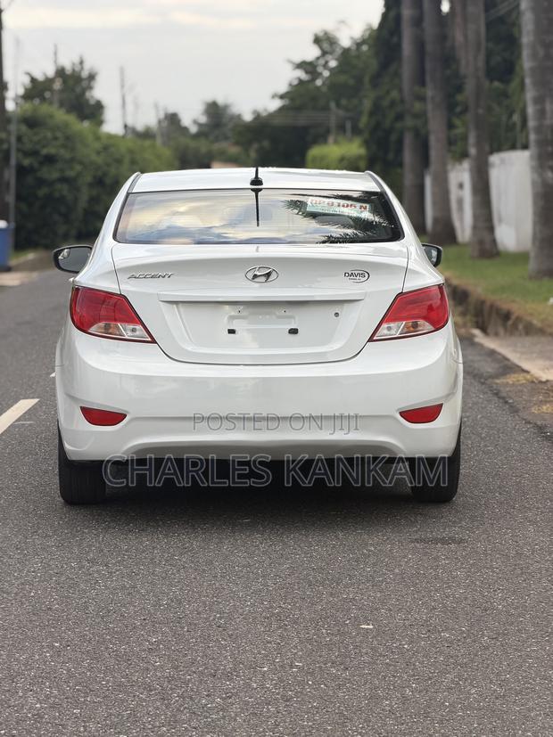 Hyundai Accent SE Sedan 2016 White