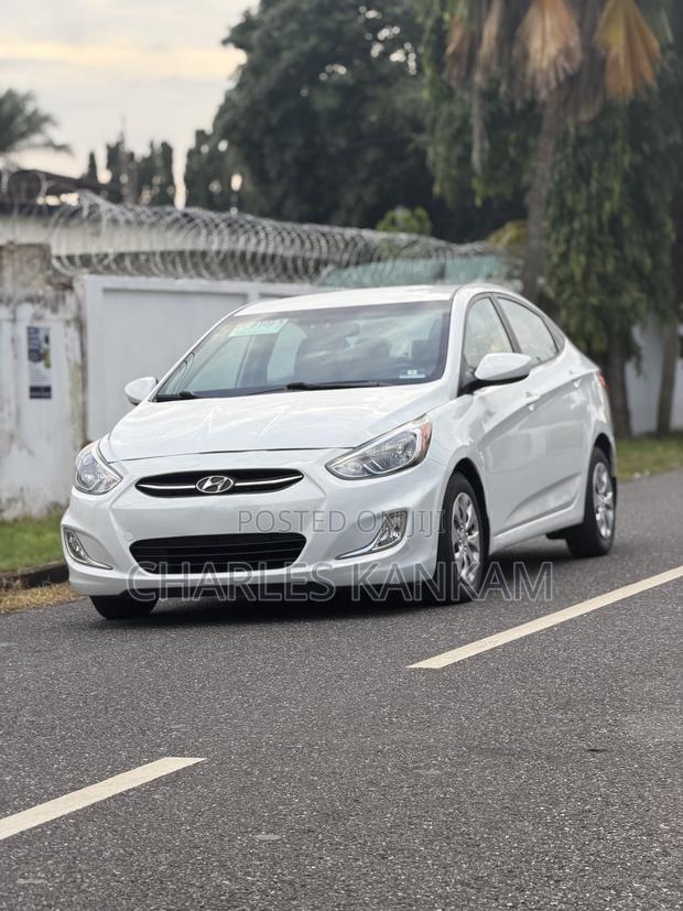 Hyundai Accent SE Sedan 2016 White
