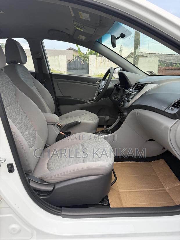 Hyundai Accent SE Sedan 2016 White