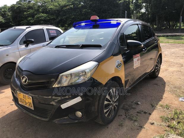 Toyota Vitz 2013 Black