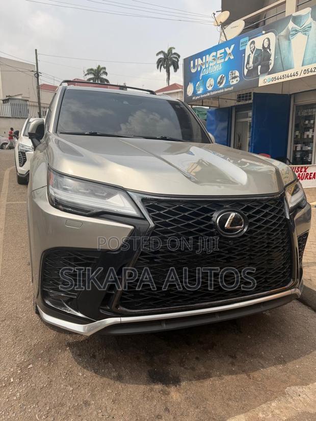 Lexus LX 600 2023 Gold