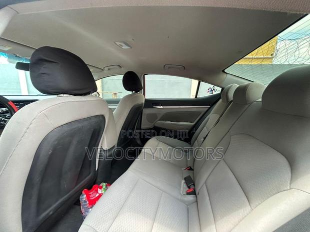 Hyundai Elantra SEL 2020 Red