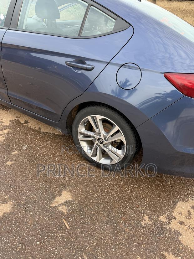 Hyundai Elantra Limited 2018 Blue