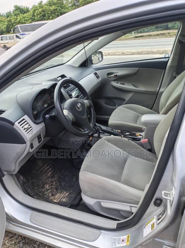Toyota Corolla 2012 Silver
