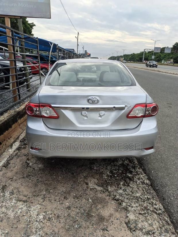 Toyota Corolla 2012 Silver