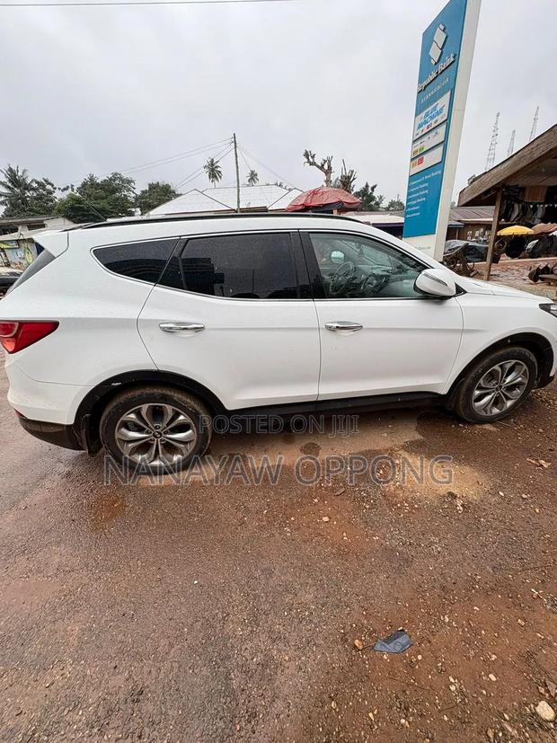 Hyundai Santa Fe 2015 White