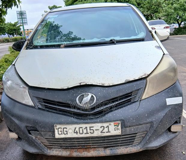 Toyota Vitz 2012 White