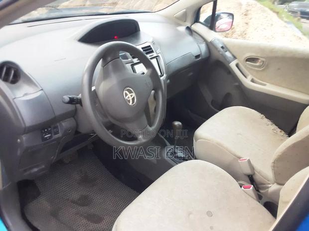 Toyota Vitz 2010 Blue