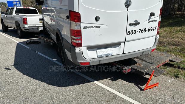 Mercedes-Benz Sprinter 2500 144 Cargo 2011 White
