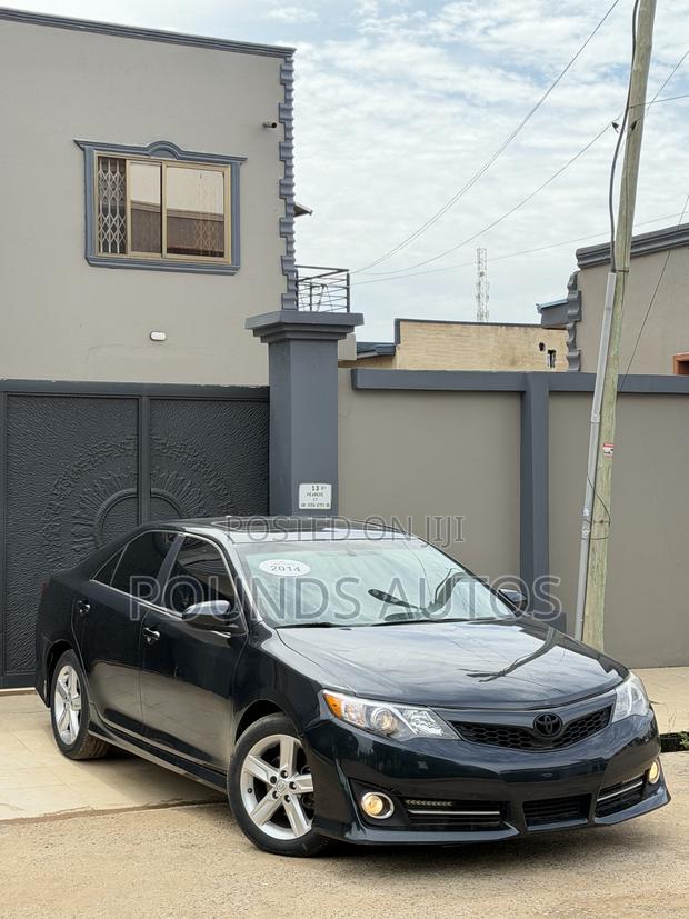 Toyota Camry SE 4dr Sedan (2.5L 4cyl 6A) 2014 Black