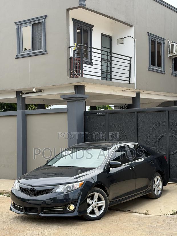 Toyota Camry SE 4dr Sedan (2.5L 4cyl 6A) 2014 Black