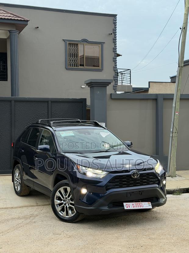 Toyota RAV4 XLE AWD 2024 Blue