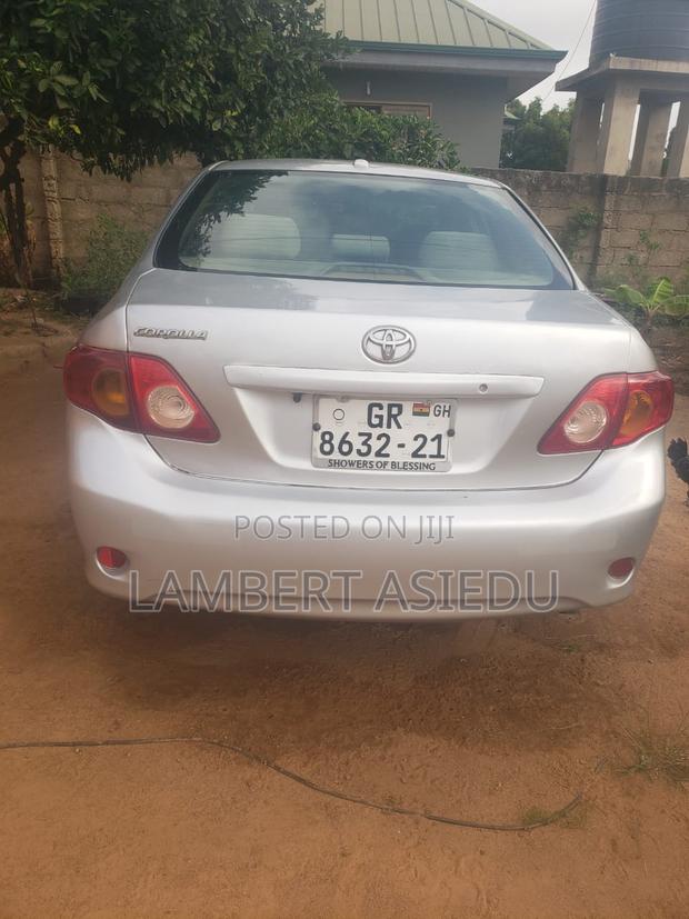 Toyota Corolla LE 4dr Sedan (1.8L 4cyl 4A) 2010 Silver