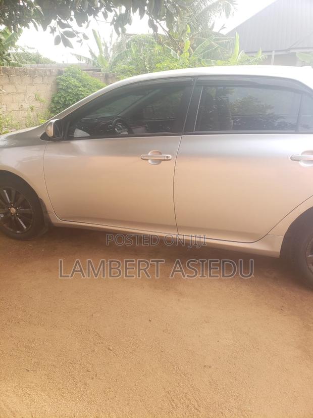 Toyota Corolla LE 4dr Sedan (1.8L 4cyl 4A) 2010 Silver