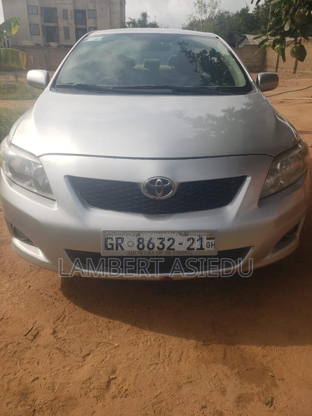 Toyota Corolla LE 4dr Sedan (1.8L 4cyl 4A) 2010 Silver