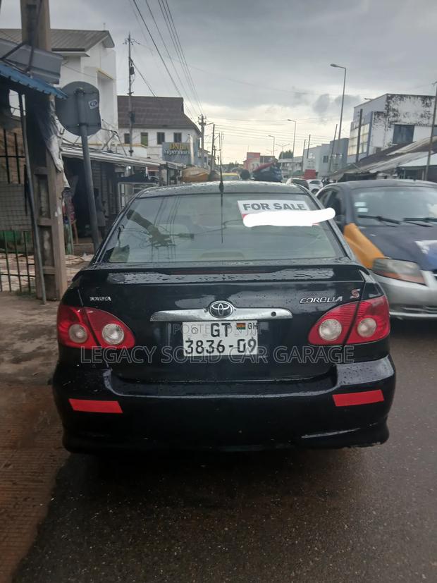 Toyota Corolla 2011 Black