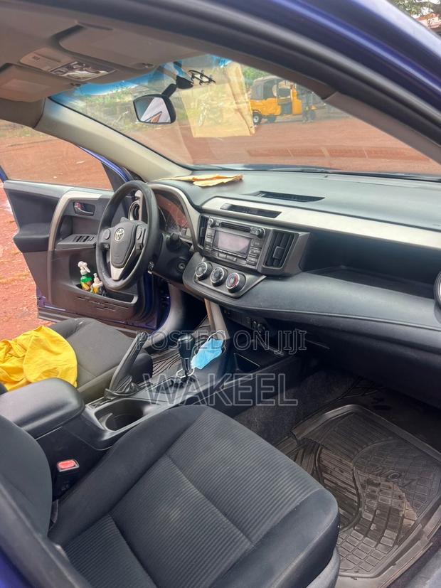 Toyota RAV4 LE 4dr SUV AWD (2.5L 4cyl 6A) 2015 Blue