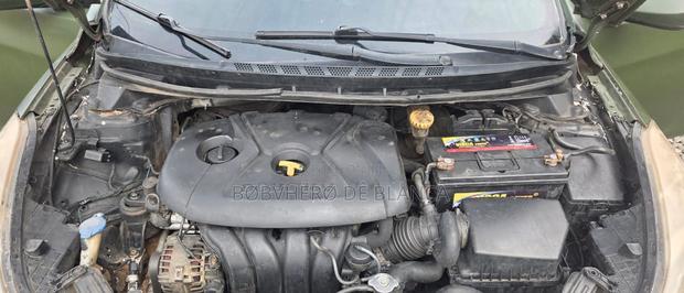 Hyundai Elantra 2012 Green
