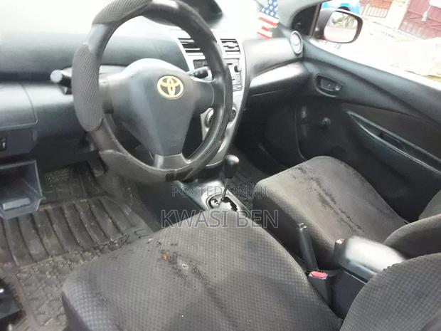 Toyota Yaris 2010 Red