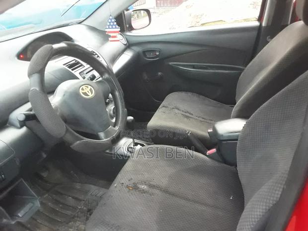 Toyota Yaris 2010 Red