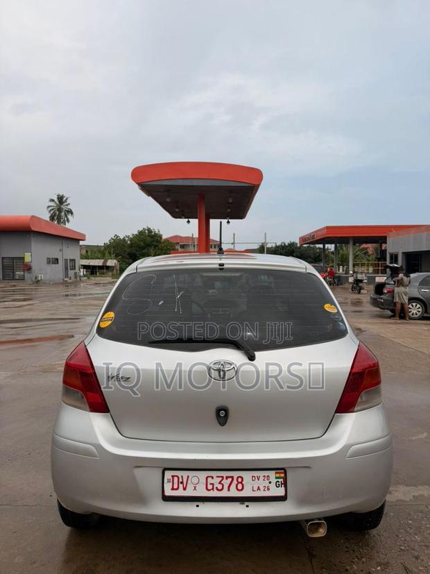 Toyota Vitz 1.0 FWD 3dr 2010 Silver