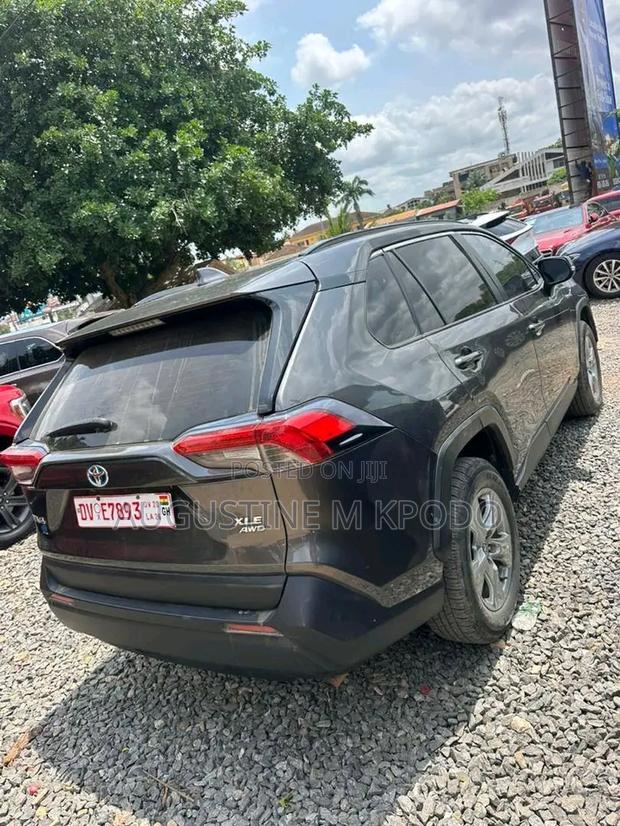 Toyota RAV4 XLE 2022 Black