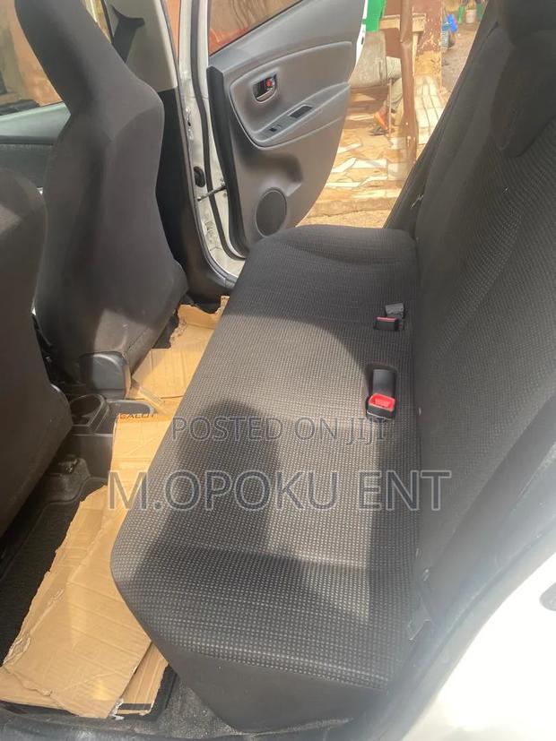 Toyota Vitz 1.3 AWD 5dr 2015 White