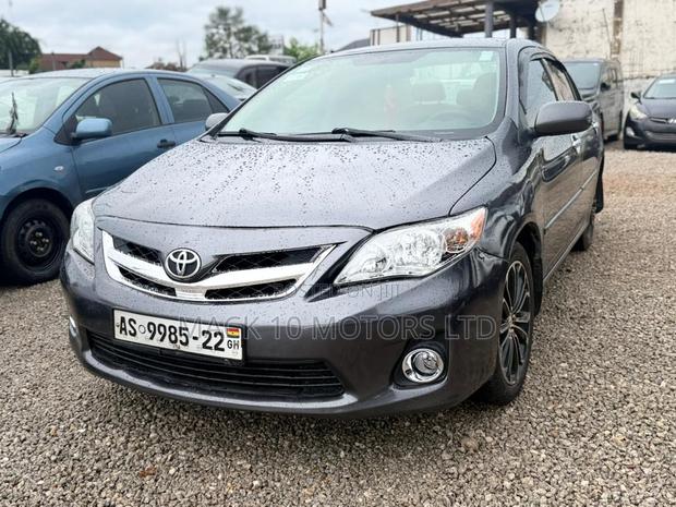 Toyota Corolla S 4dr Sedan (1.8L 4cyl 4A) 2013 Gray