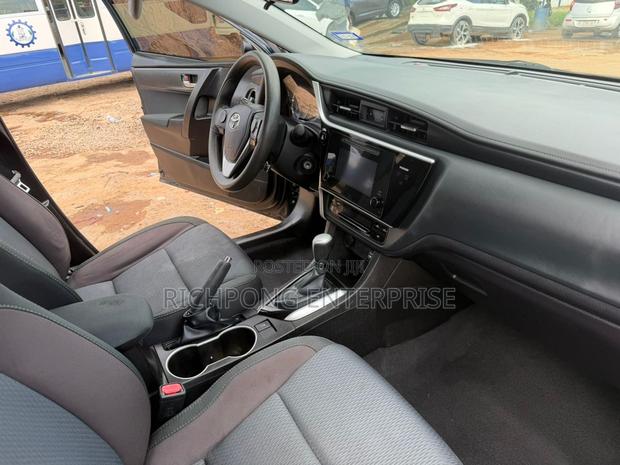 Toyota Corolla LE 4dr Sedan (1.8L 4cyl CVT) 2017 Black