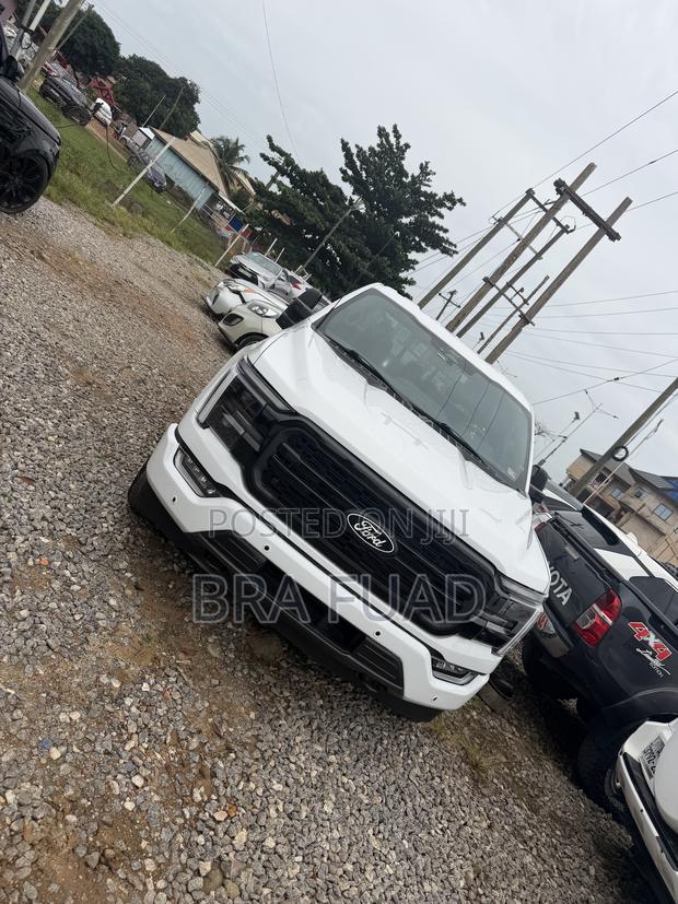 Ford F-150 XLT 2022 White